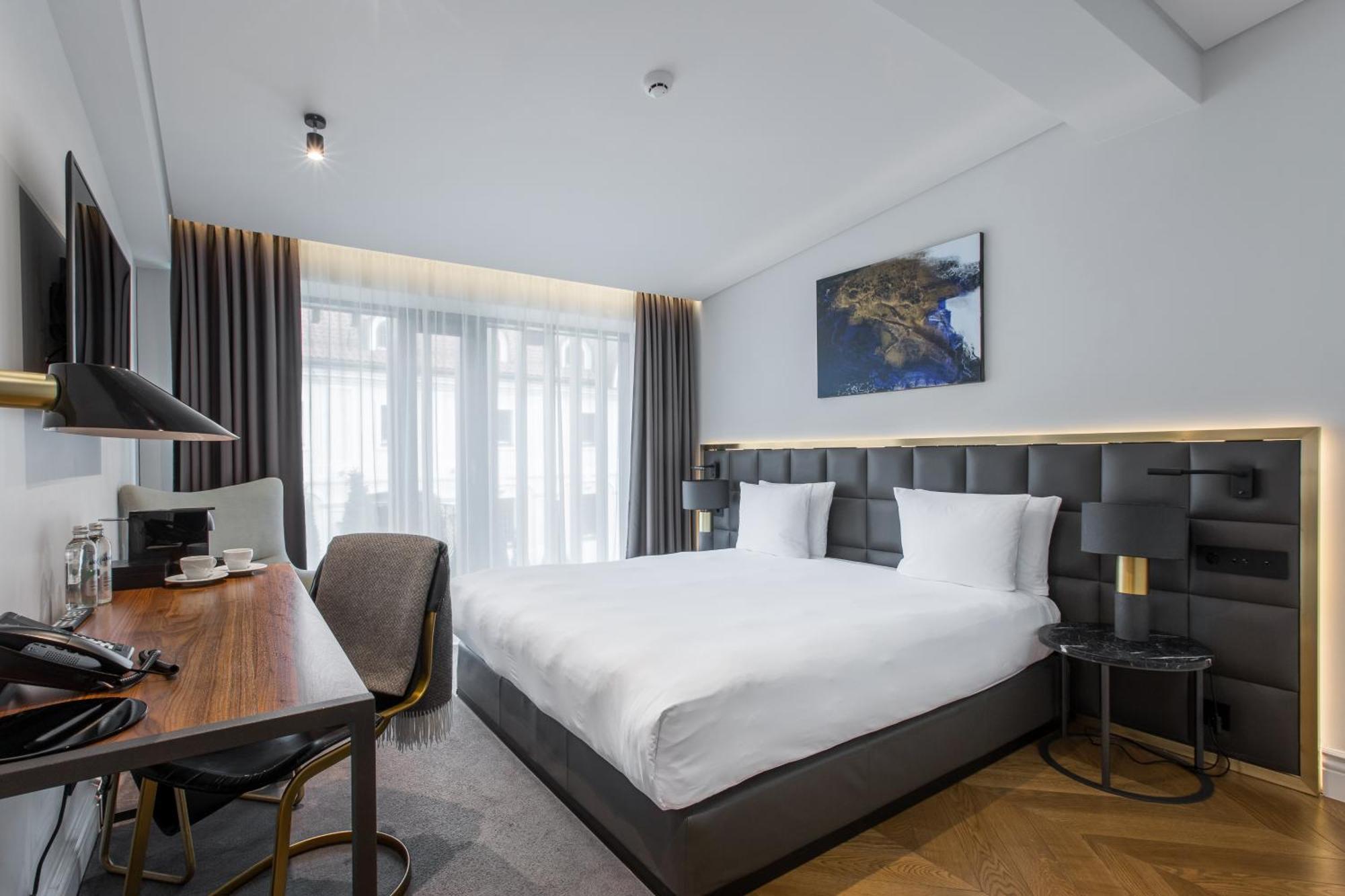 Hotel Pacai, Vilnius, A Member Of Design Hotels Exterior photo Deluxe room