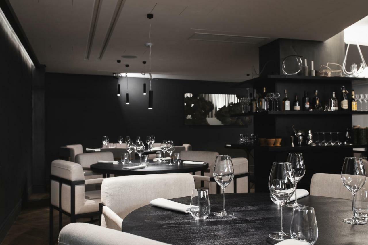 Hotel Pacai, Vilnius, A Member Of Design Hotels Exterior photo Restaurant AOC