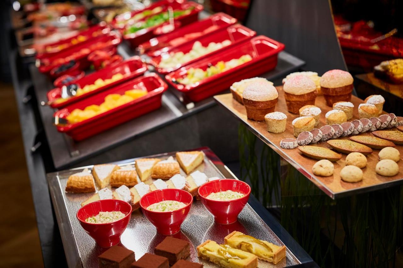 Hotel Pacai, Vilnius, A Member Of Design Hotels Exterior photo A buffet at a hotel