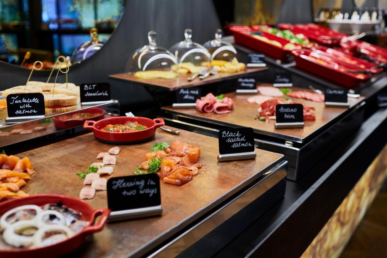 Hotel Pacai, Vilnius, A Member Of Design Hotels Exterior photo A buffet at a hotel